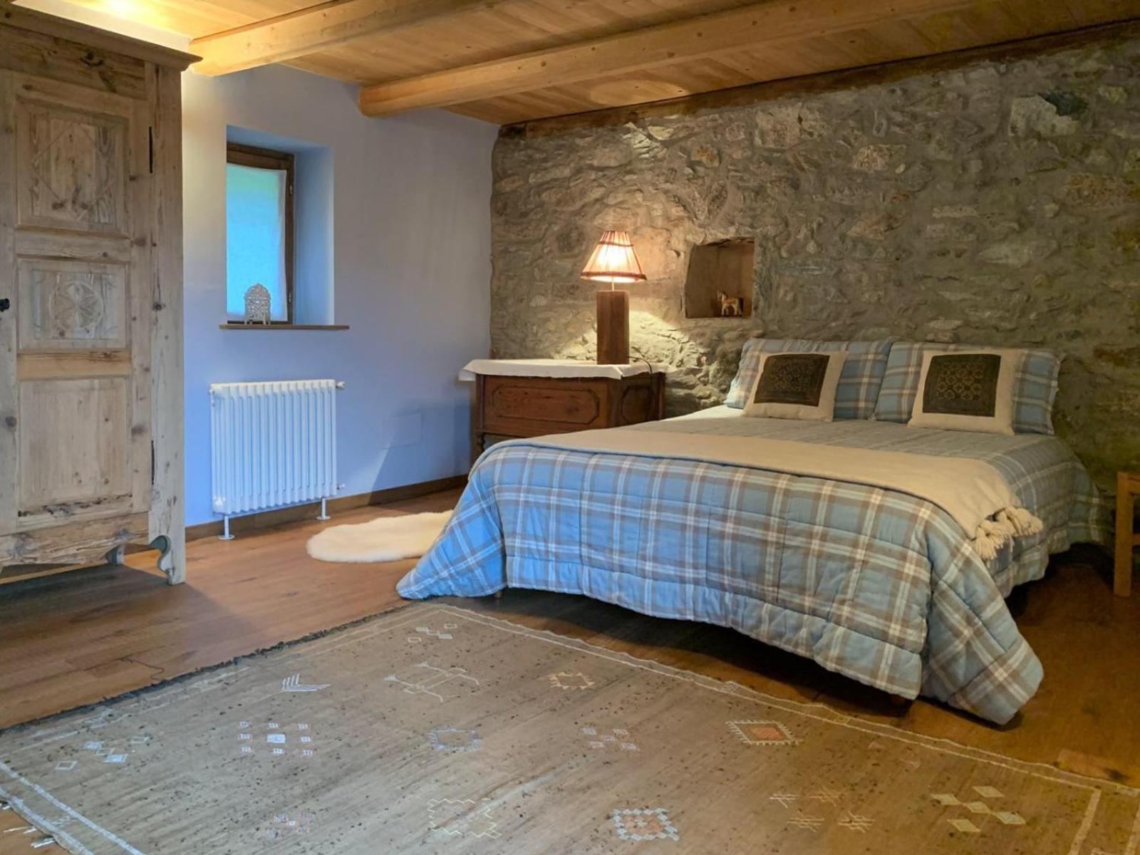 Affittacamere Montagne Verdi Varallo Bagian luar foto